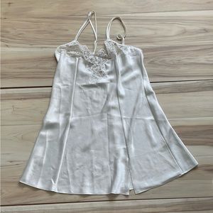 Victoria Secret Embroidered Lace Chemise Size Medium.